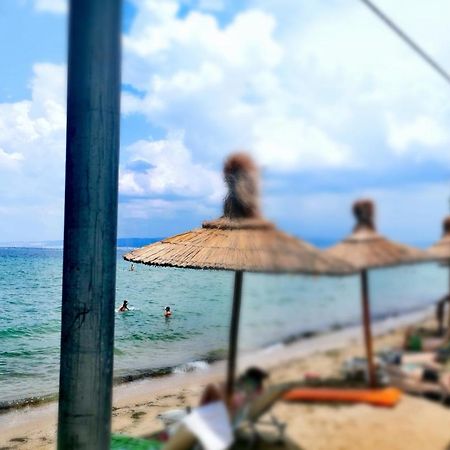 3 Room Apartment By The Beach - Free Parking Peraía 外观 照片