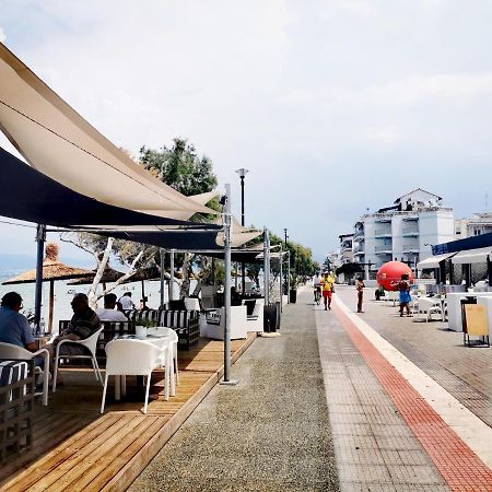 3 Room Apartment By The Beach - Free Parking Peraía 外观 照片