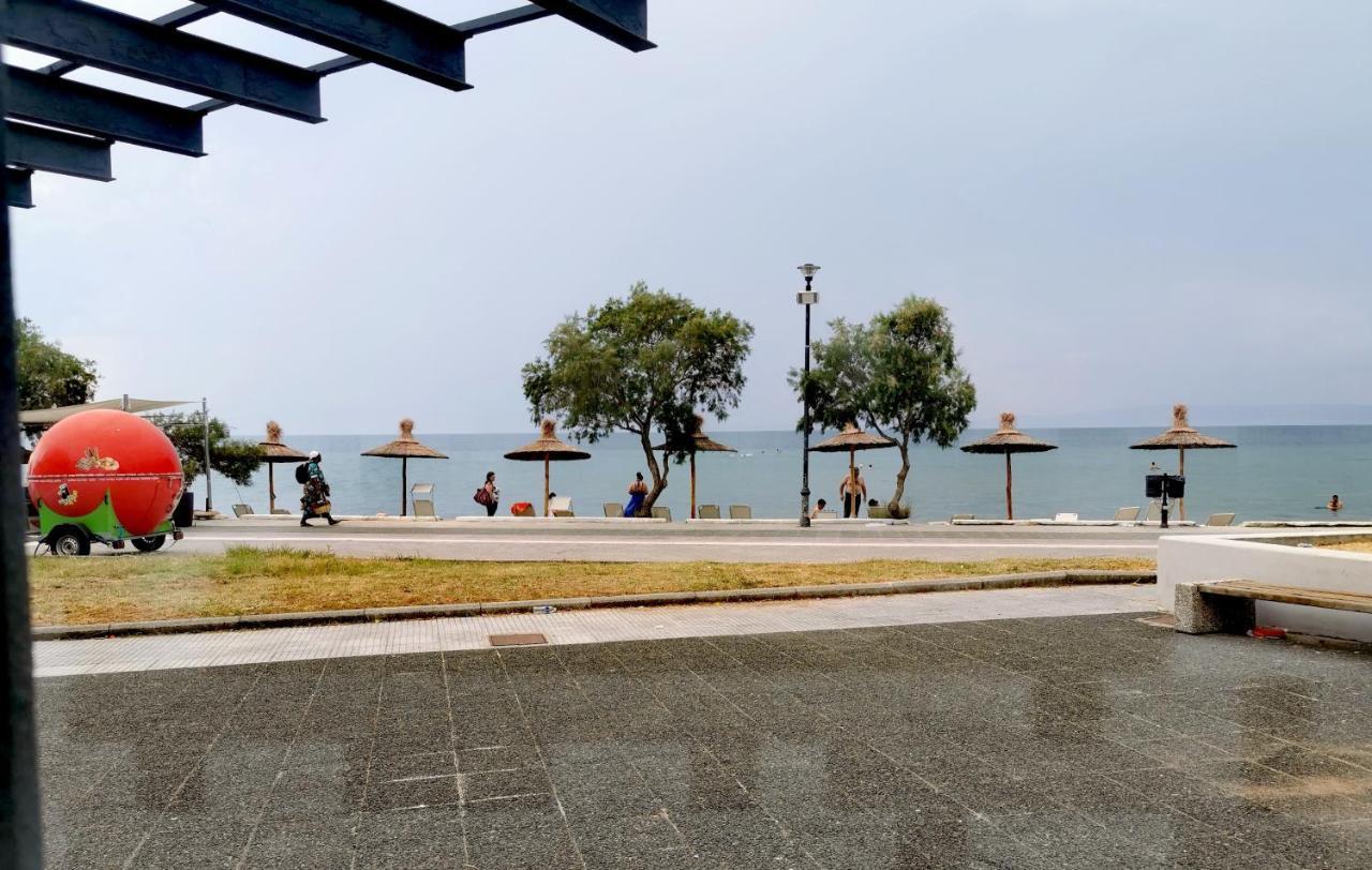 3 Room Apartment By The Beach - Free Parking Peraía 外观 照片