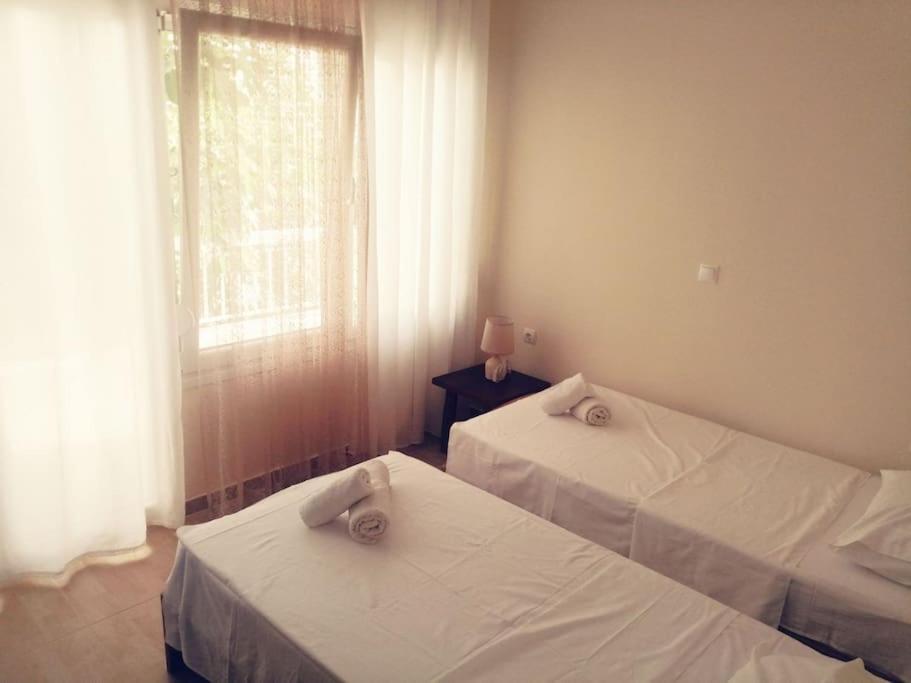 3 Room Apartment By The Beach - Free Parking Peraía 外观 照片